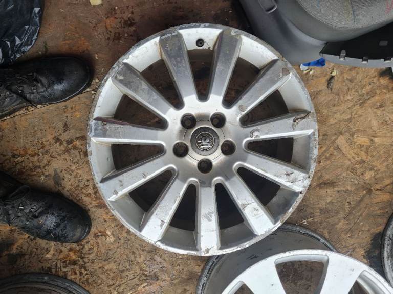 Single 18" Genuine Vauxhall Alloy Wheel - TwinTop / SRi / 5x110 (Ronal)