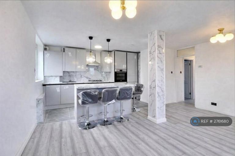 2 bedroom flat in Bewly Court, London, SS2 (2 bed) (#2761680)