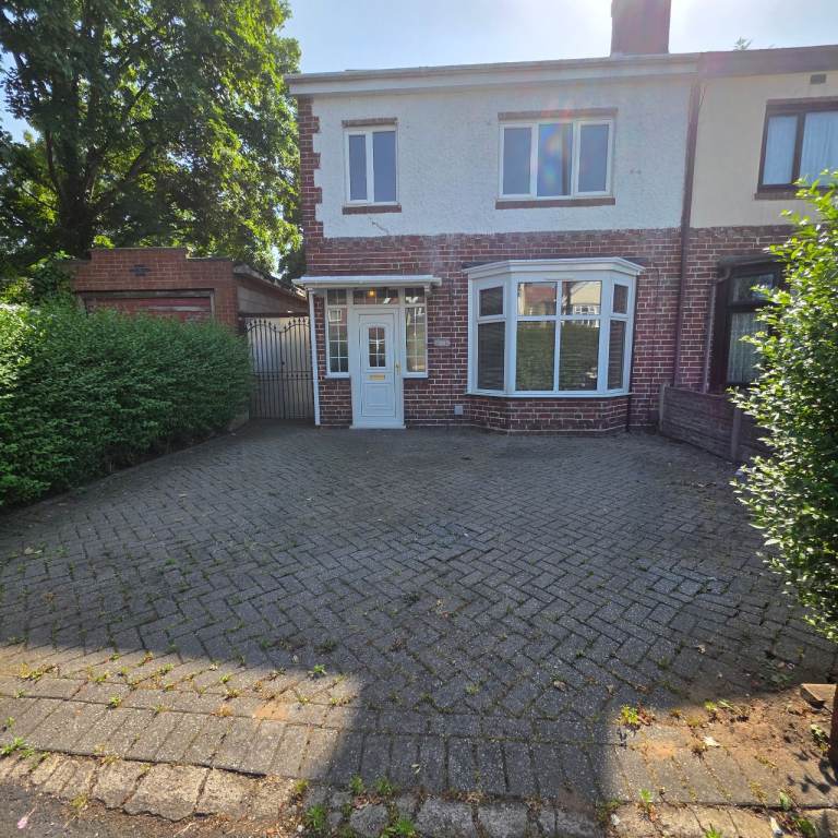 3 bed House- B17 8LS