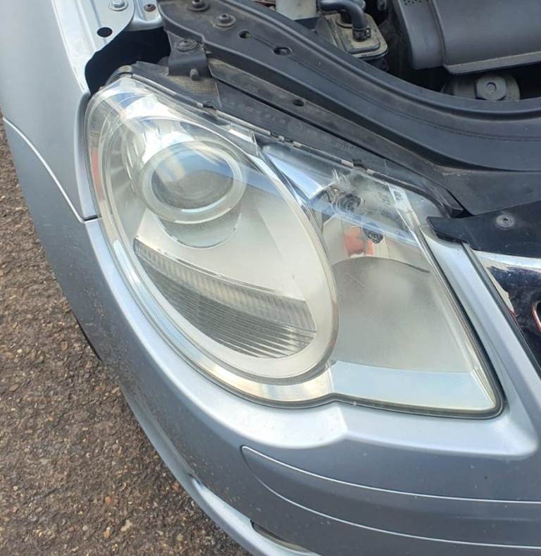 VW EOS Right Side Headlight 2008
