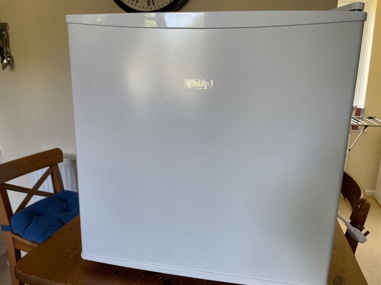 Lowry Table Top Fridge