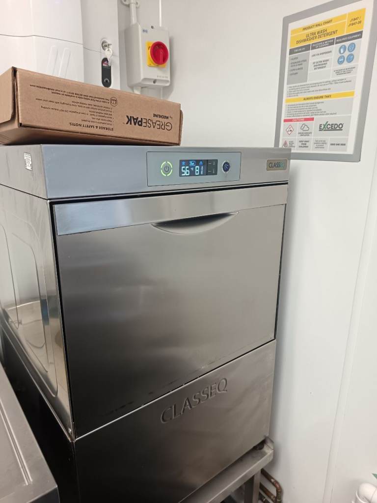 Commercial dishwasher 