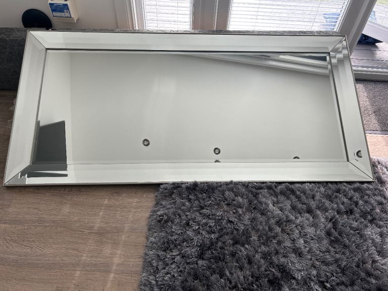 Large mirror in good condition 