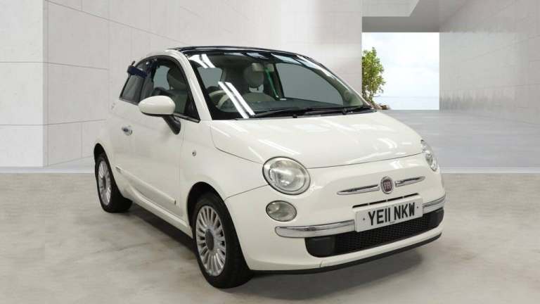 2011 Fiat 500 2011 1.2 Lounge 3dr [Start Stop] WHITE GLASS PAN ROOF £35 TAX HATCHBACK Petrol Manual