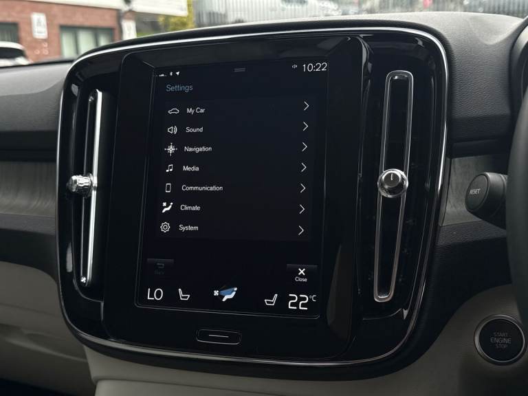 2022 Volvo XC40 2.0 B4P Inscription 5dr AWD Auto [7 speed] ESTATE PETROL Automatic