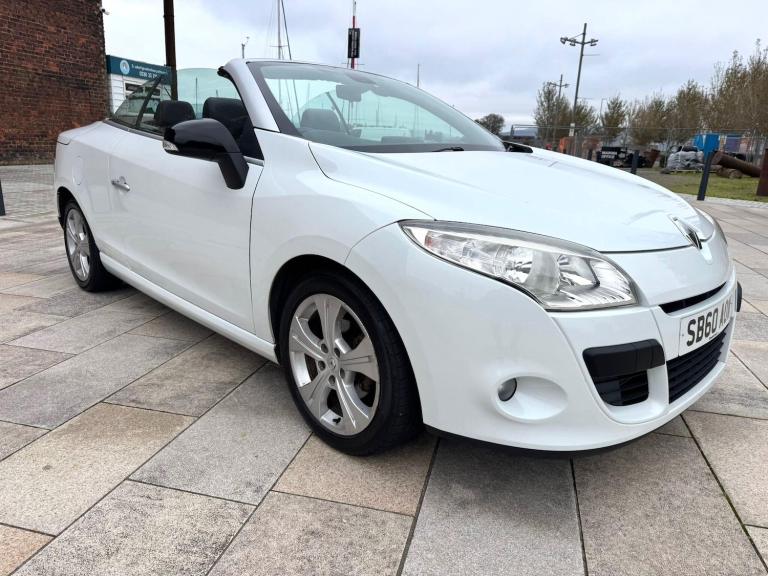 2010 Renault Megane 1.9 dCi Dynamique TomTom Euro 5 2dr CONVERTIBLE Diesel Manual