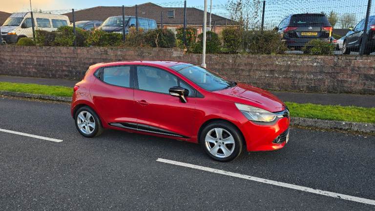 2013 Renault Clio 1.2 petrol full year MOT