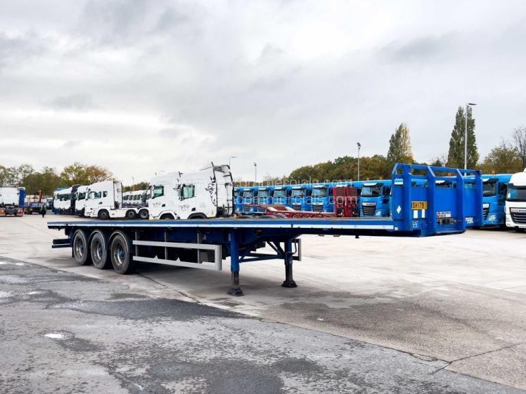 SDC FLATBED TRI AXLE TRAILER 