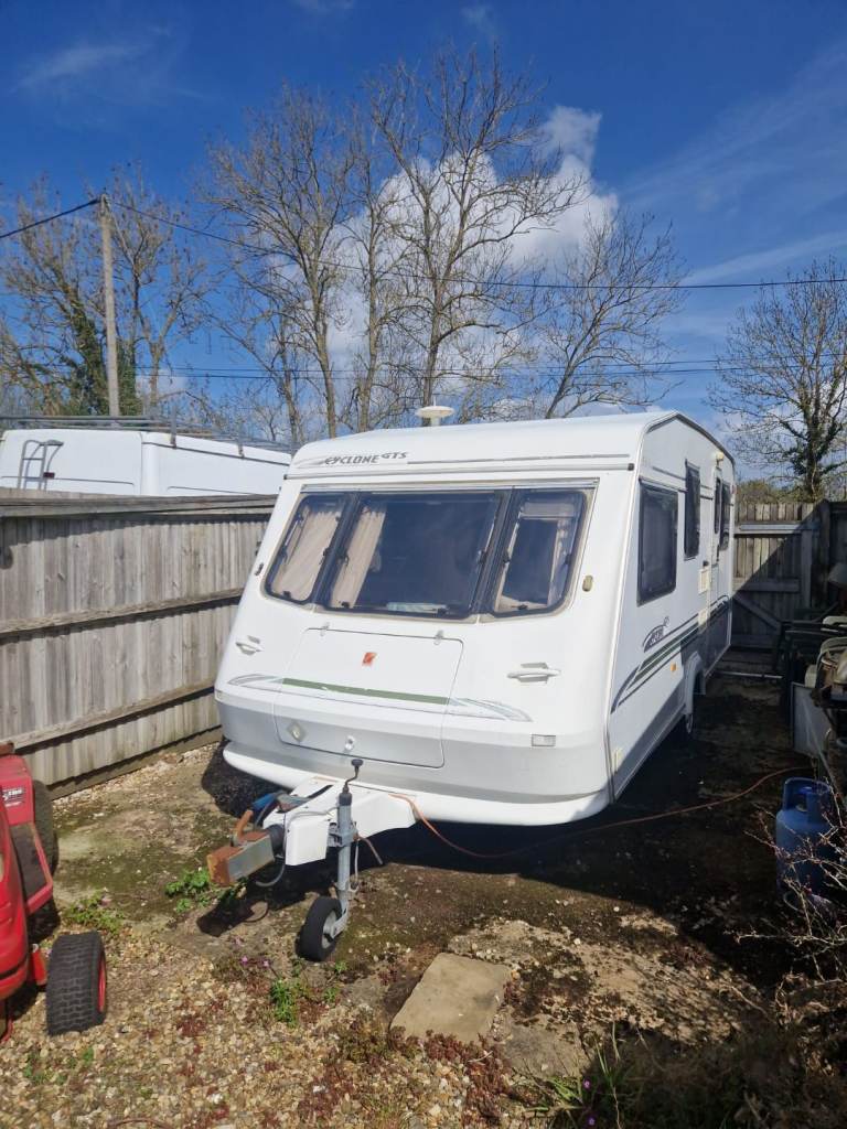 Elddis  Cyclone 2000GTS, 5 berth caravan. 