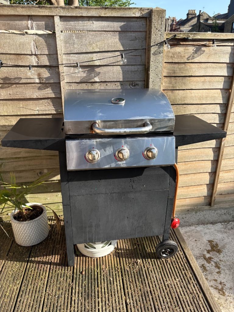 3 burner Gas BBQ collection from E7