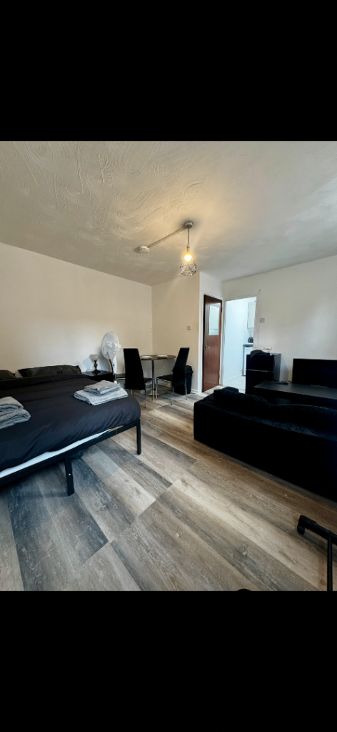 Stylish Studio in the Heart of the Northern Quarter – Fully Furnished, All Bills Option, M4
