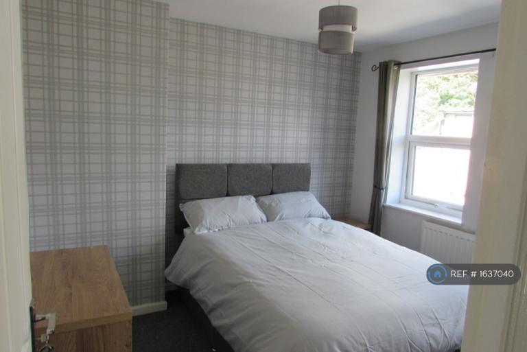 3 bedroom house in Gloster Rope Walk, Dover, CT17 (3 bed) (#1637040)