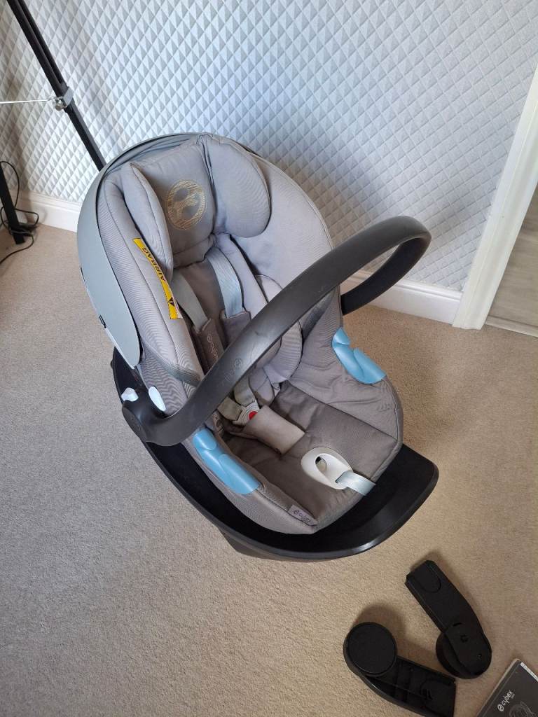 Cybex Aton M i-Size Isofix Car Seat Travel System – Grey, Good Condition