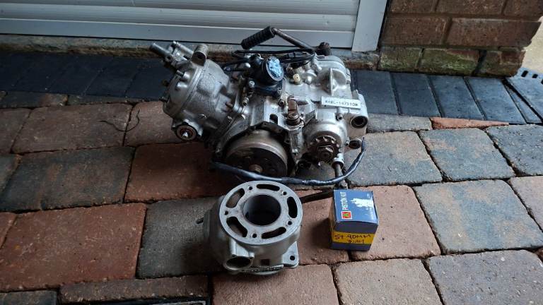 DT 125 FULL ENGINE & REBORED BARREL + NEW PISTON + SPARE BARREL