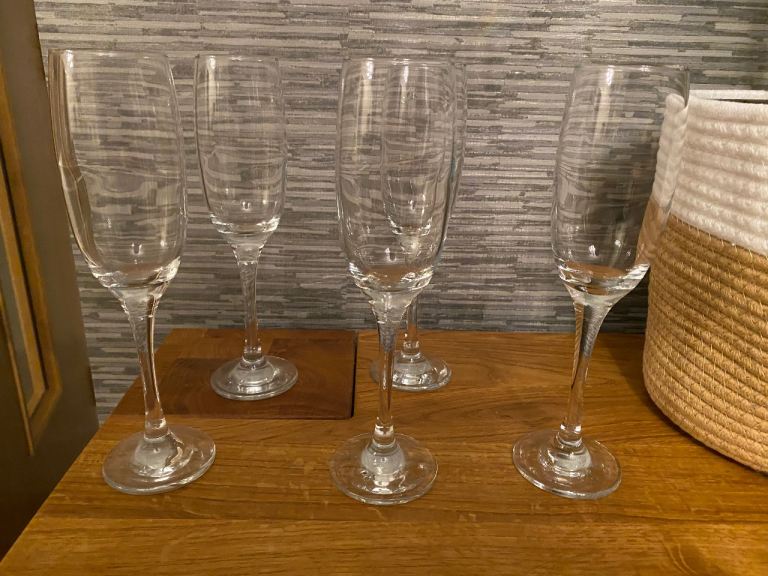 X5 Champagne Glasses