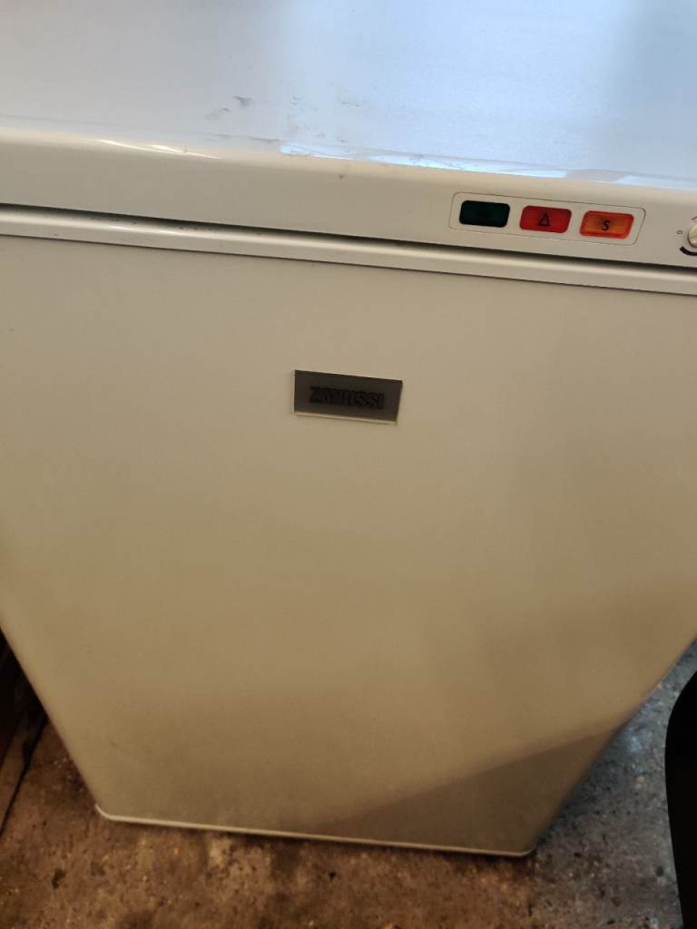 White Chest Freezer – Good Condition, Ready to Go