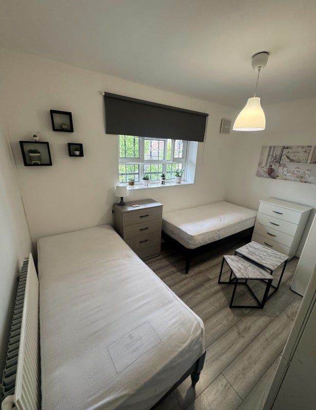 🏡 Amazing Double Room to Rent – Bow E3 3NL – Near Bow Road & Bromley-by-Bow Stations