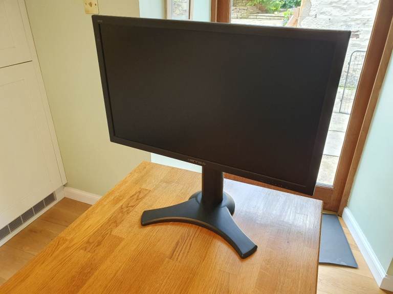 21.5" Monitor 
