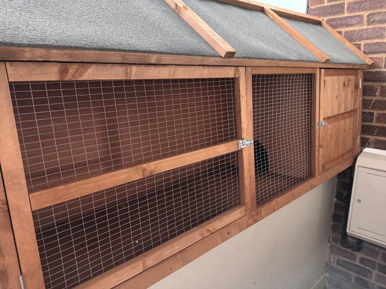 The Hutch Company Clover Apex Guinea Pig and Rabbit Hutch 6 Foot