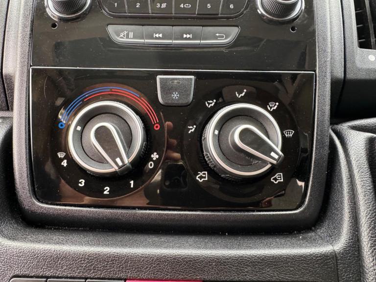 SWIFT ESCAPE 695 - 2017