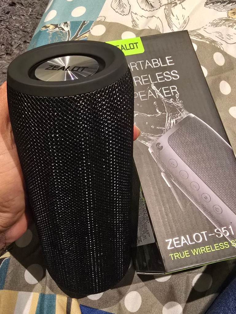 Wireless Bluetooth portable speaker 