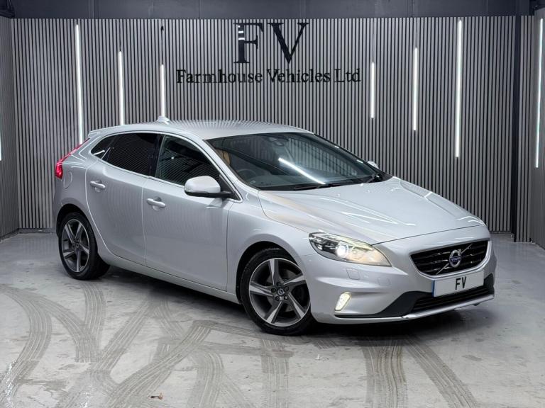 2015 Volvo V40 2.0 D2 R-Design Lux Nav Euro 6 (s/s) 5dr HATCHBACK Diesel Manual