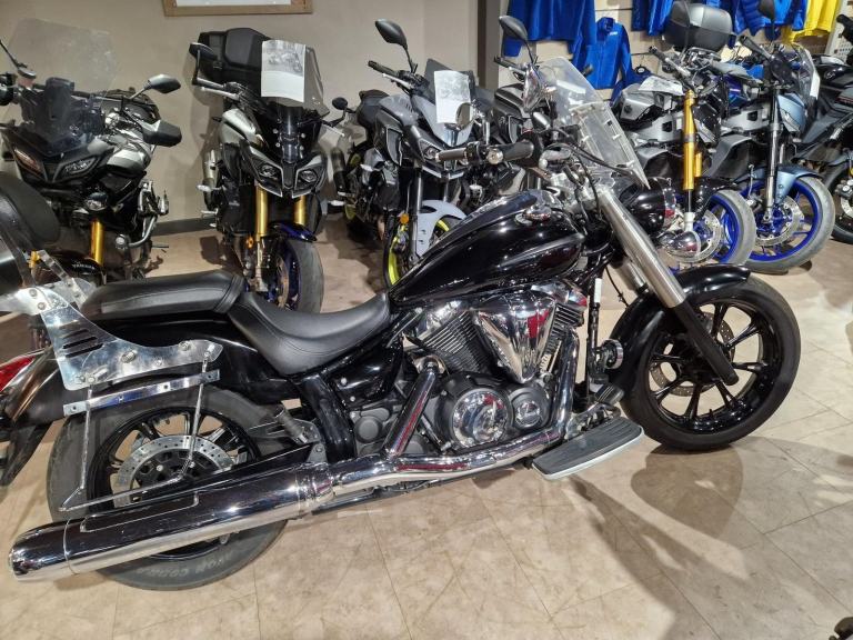 YAMAHA XV 950 IN BLACK 