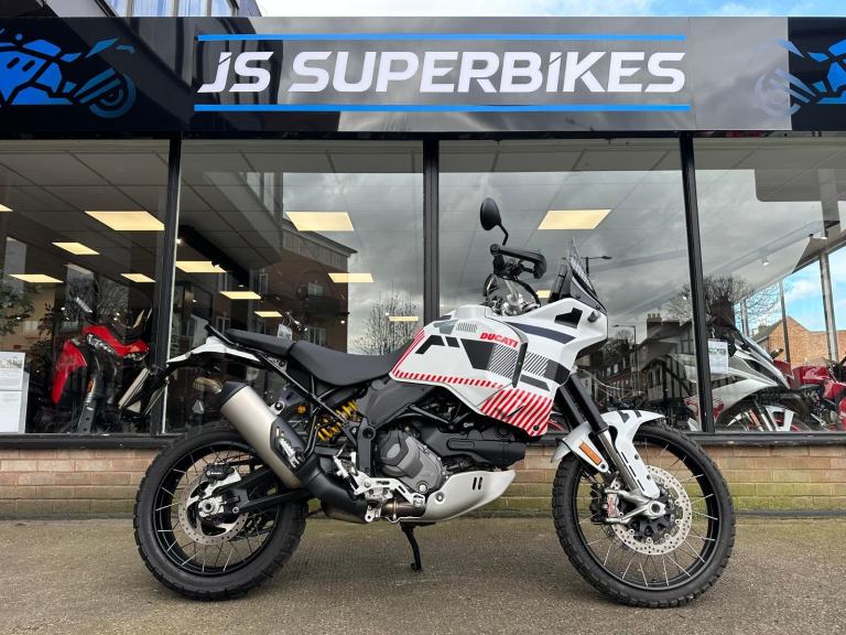 DUCATI DESERT X 2023 - ONE OWNER 
