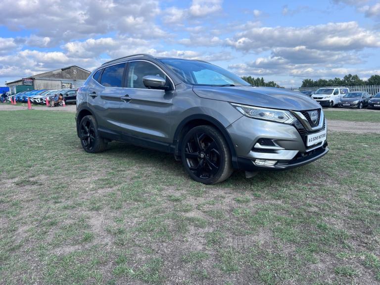 2017 Nissan Qashqai TEKNA DIG-T 5-Door Petrol