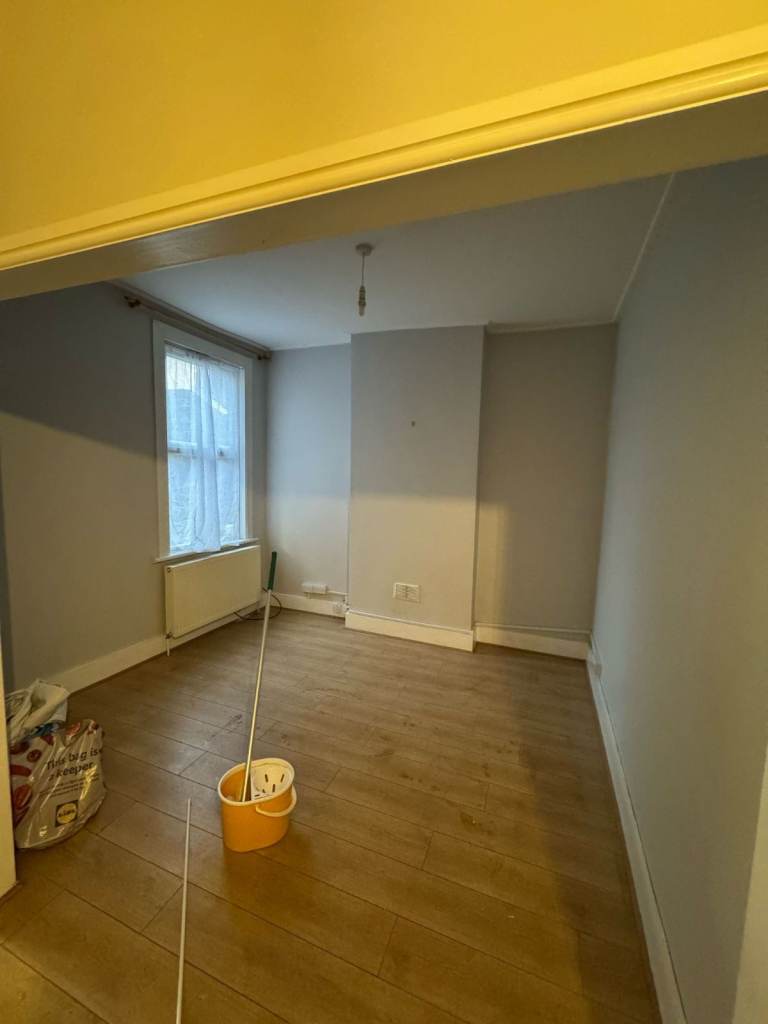 CLEAN BIG DOUBLE ROOM FOR JUST £758pcm {AVAILABLE NOW}..IN CROYDON, CR0 3EN !