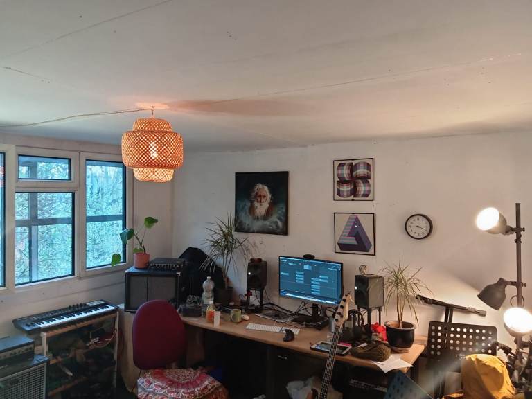 Music Studio To Share