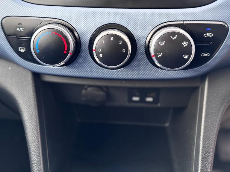 2015 Hyundai i10 1.2 SE 5dr HATCHBACK Petrol Manual