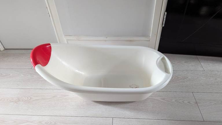 Baby bathtub and toilet potty training seat