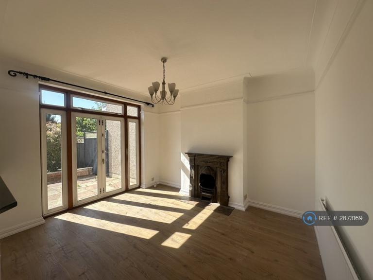 4 bedroom house in The Drive, Harrow, HA2 (4 bed) (#2873169)