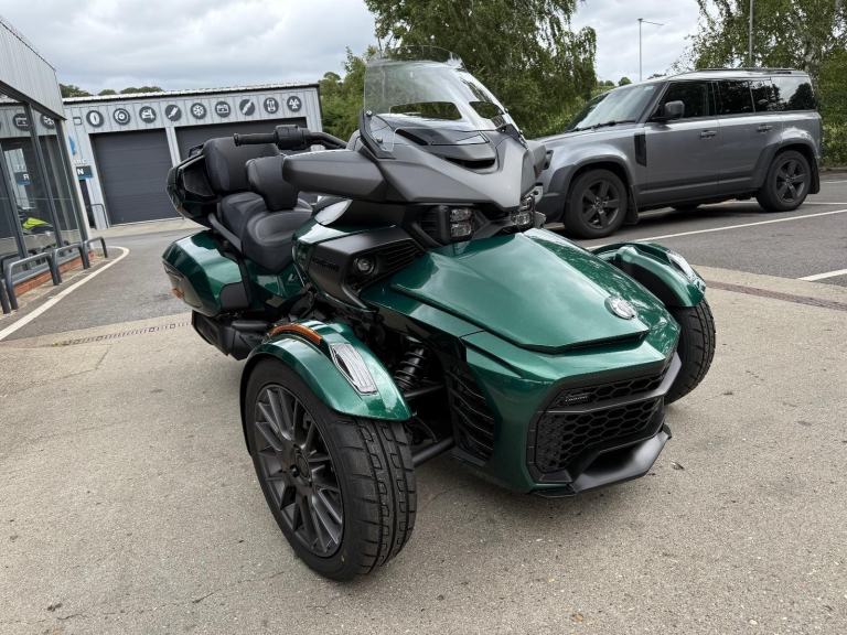 2025 Can-Am Spyder F3 Limited 1330cc 6 speed semiauto trike British Racing Green