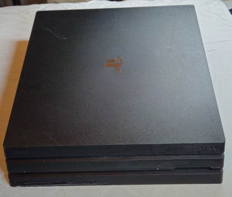 Sony PS4 PRO 1TB 