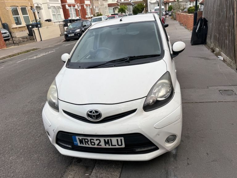 Toyota, AYGO, Hatchback, 2013, Manual, 998 (cc), 5 doors