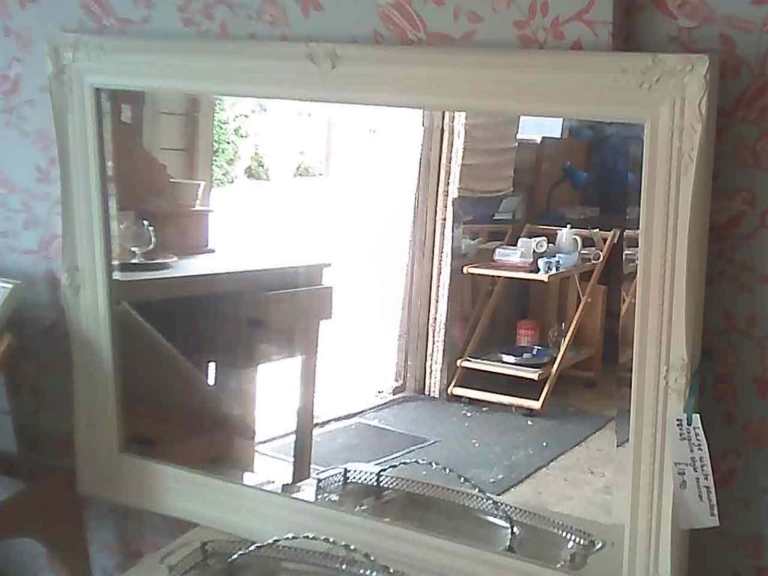 MODERN WHITE FRAMED RECTANGULAR BEVELLED MIRROR. IN GOOD ORDER. IDEAL IN ANY ROOM