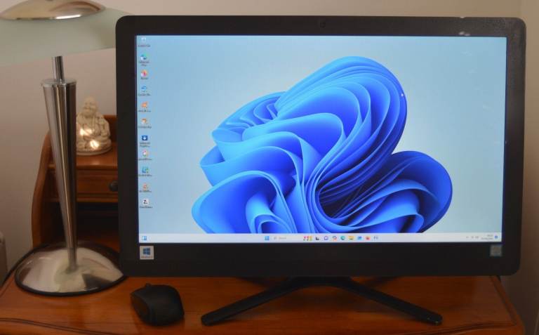 HP Pavilion 23" AIO PC all-in-one 250Gb SSD, 8Gb Ram, Webcam, Intel i5 Windows 11