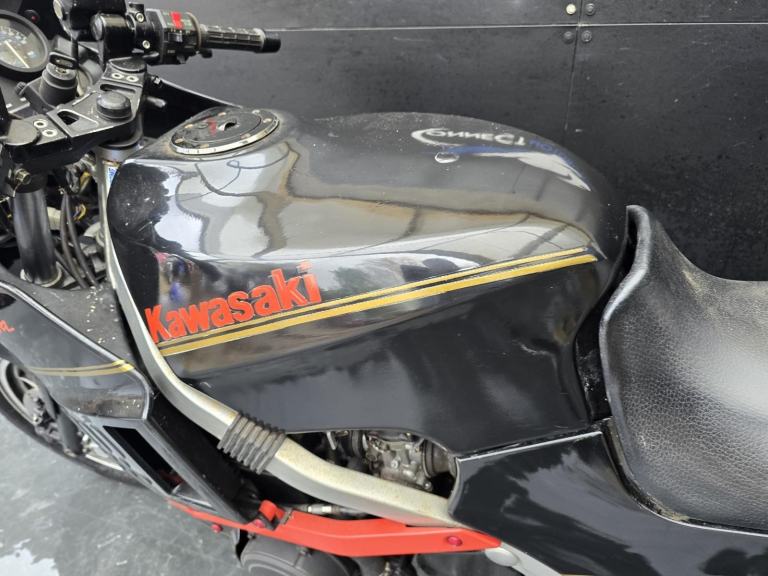 KAWASAKI GPZ 600 R PROJECT BIKE HPI CLEAR