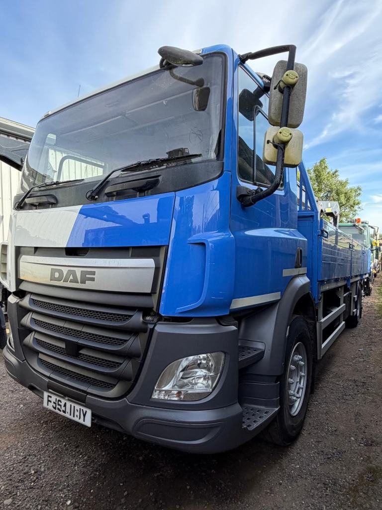 2014 DAF CF 75.330 26T DROPSIDE WITH HMF 1430 CRANE