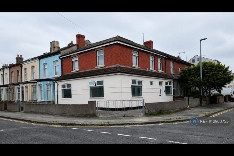 2 bedroom flat in Yates St, Blackpool, FY1 (2 bed) (#2983755)