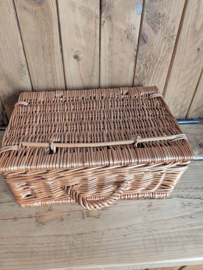 Wicker Hamper Basket with Toiletries – As Good As New