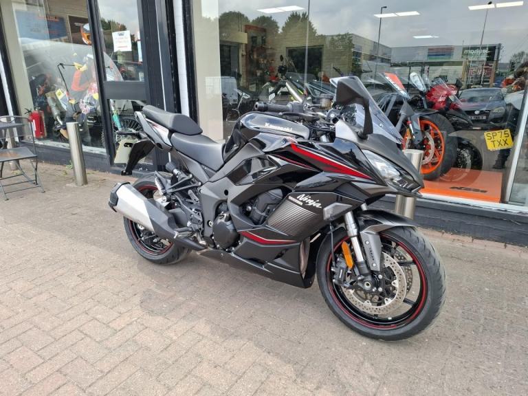 Kawasaki Ninja Z1000SX 2022, only 634 Miles from new 1 owner