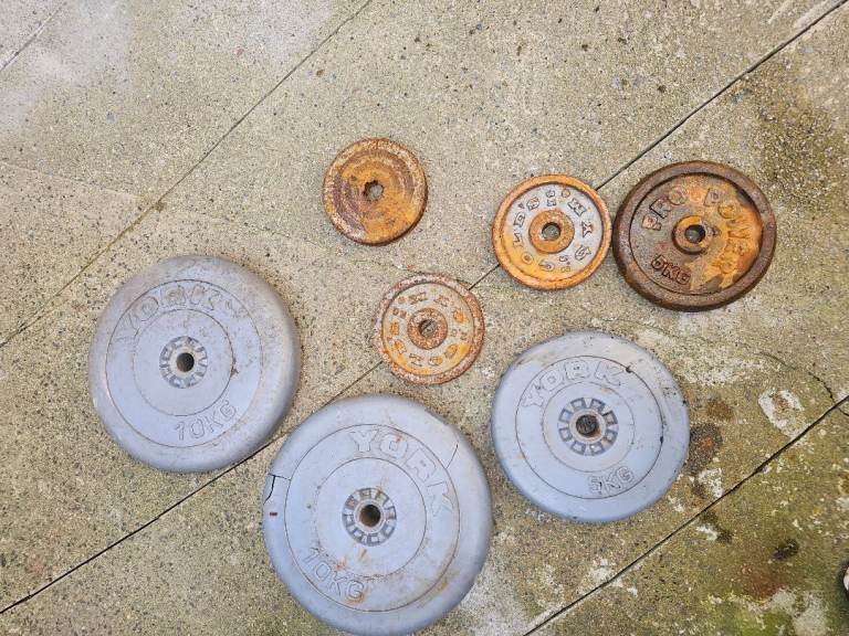 Metal and plastic weights 