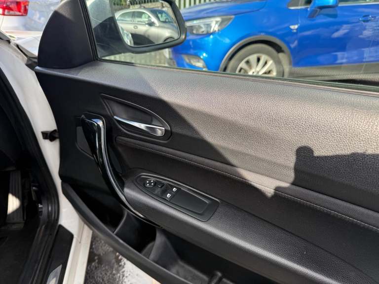 BMW 3 SERIES 2.0 320d Exclusive Edition 2011