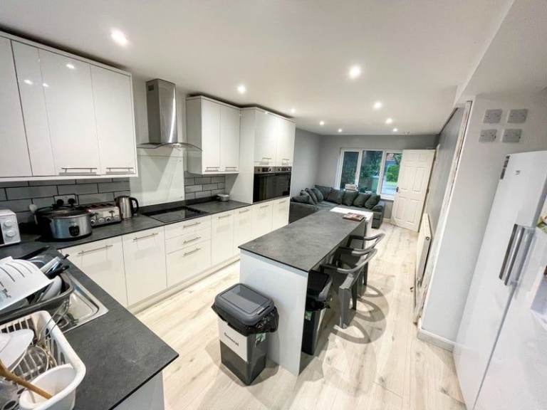 Luxe Double EnSuite Room Available Now in AYLESBURY