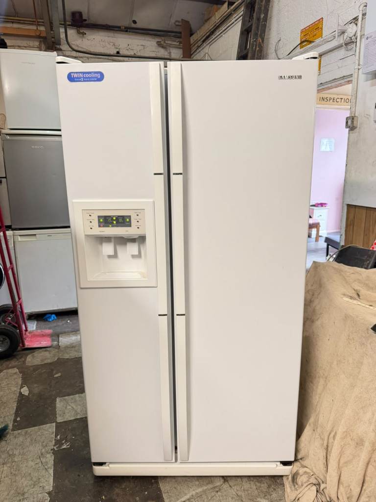 ✨ Free Delivery **SAMSUNG American  with water dispenser & ice maker