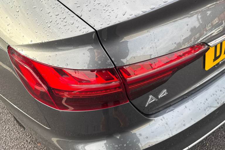 2020 Audi A4 2.0 TFSI 35 S line S Tronic Euro 6 (s/s) 4dr Saloon PETROL Automatic