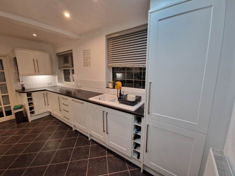 Howdens Full kitchen